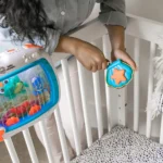Baby Einstein Lampka nocna z pozytywką efekty świetlne i dźwiękowe 2