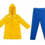 Strój Coraline dla dzieci z żółtą peleryną i niebieskimi spodniami 135cm
