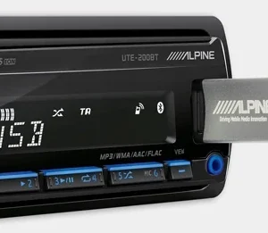 Radio samochodowe Alpine UTE-200BT 1 DIN FM AM USB AUX Bluetooth multicolor