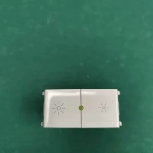 Vimar 14135.1 Uniwersalny ściemniacz do żarówek, kompaktowych 230 V 2