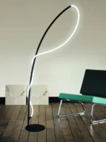 Lampa podłogowa Eglo zintegrowane źródło LED 20,5 W biały, czarny 2