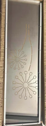 Ekran zapewniający prywatność w ogrodzie Srebrny, motyw kwiatu 32 x 140 cm 11